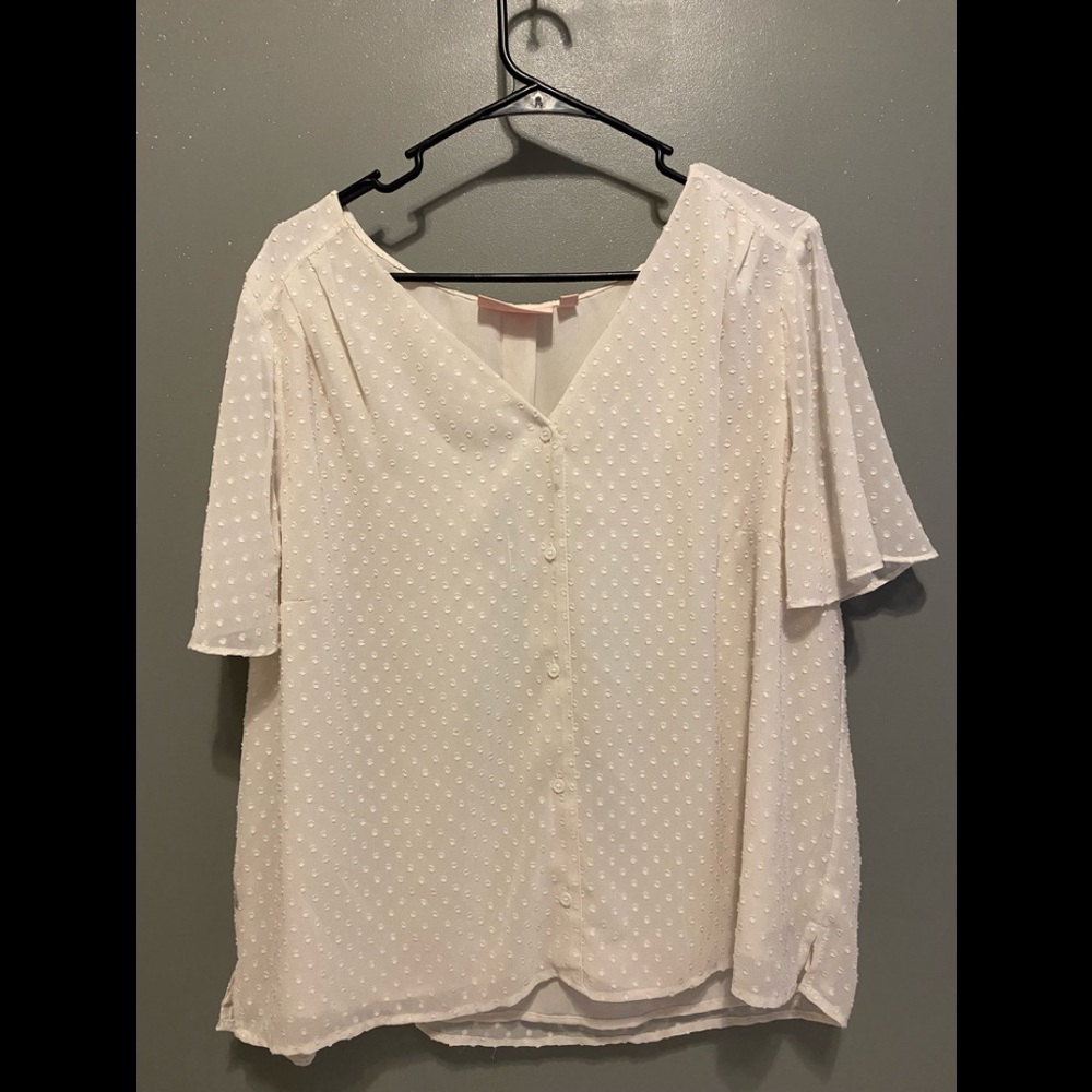 White blouse with loose sleeves